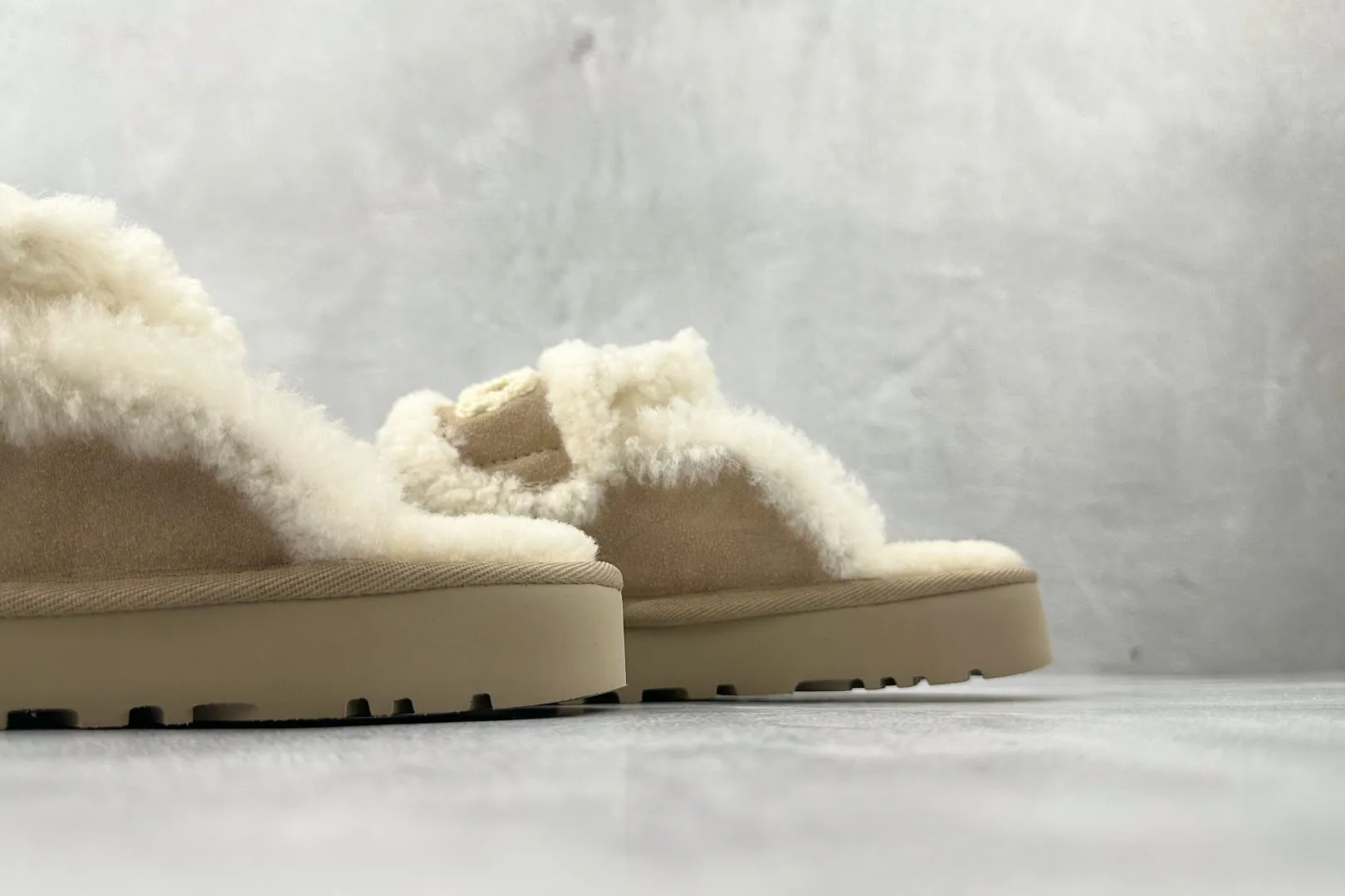 🐲💰 520 Terminal Store UGG W Classic Disquette Sand Color Item Number: 1115059-SNDB Size: 35 36 36.5 37.5 38 38.5 39 40